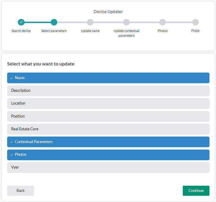 Die Parameterauswahl des Device Updater, mit Name, Description, Location, Position, Real Estate Core, Contextual Parameters, Photos und Vyer als anhakbare Felder