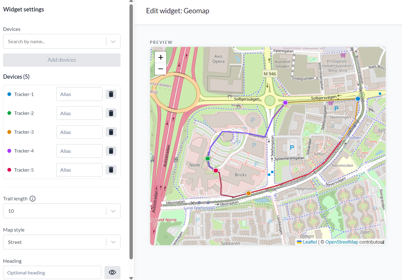 Der Editor des Geomap-Widgets: links die Einstellungen mit Geräteliste, Spurlänge, Kartenstil und Überschrift, rechts eine Live-Vorschau mit fünf farbigen Spuren auf einer Straßenkarte